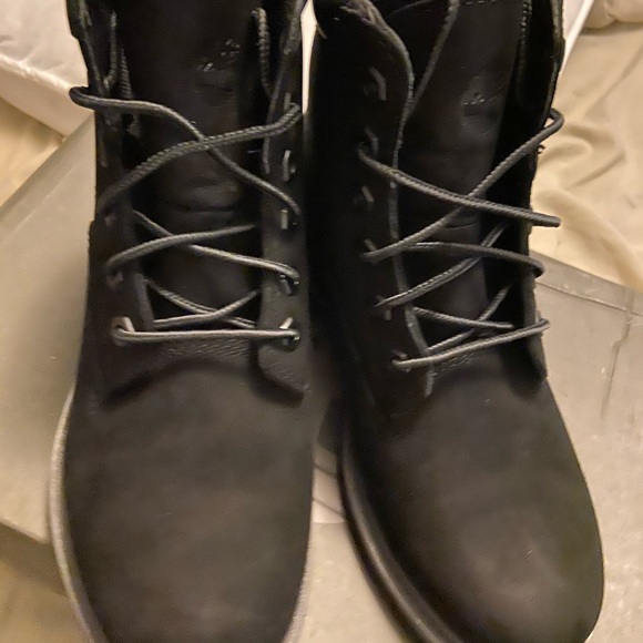 Timberland “ black 6inch women’s boot” - Picture 2 of 5